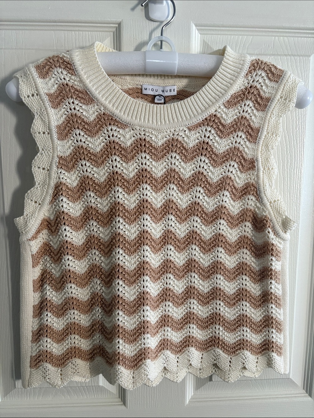 Miou Muse Cream & Brown Chevron Knit Sleeveless Crew